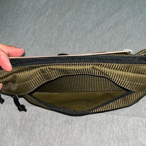 JanSport NWT Waisted Pack In Ballistic Nylon Adjustable Fanny Pack Army Green - Picture 6 of 6